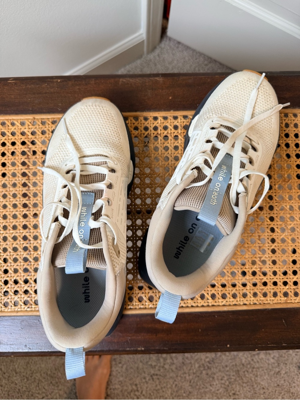 While On Earth Move Trainer Women’s 8 View 5